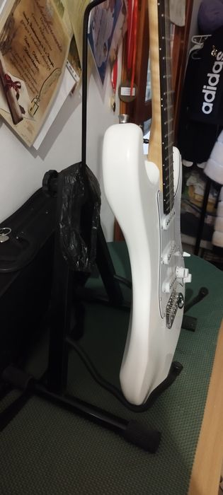 Sprzedam gitarę elektryczną