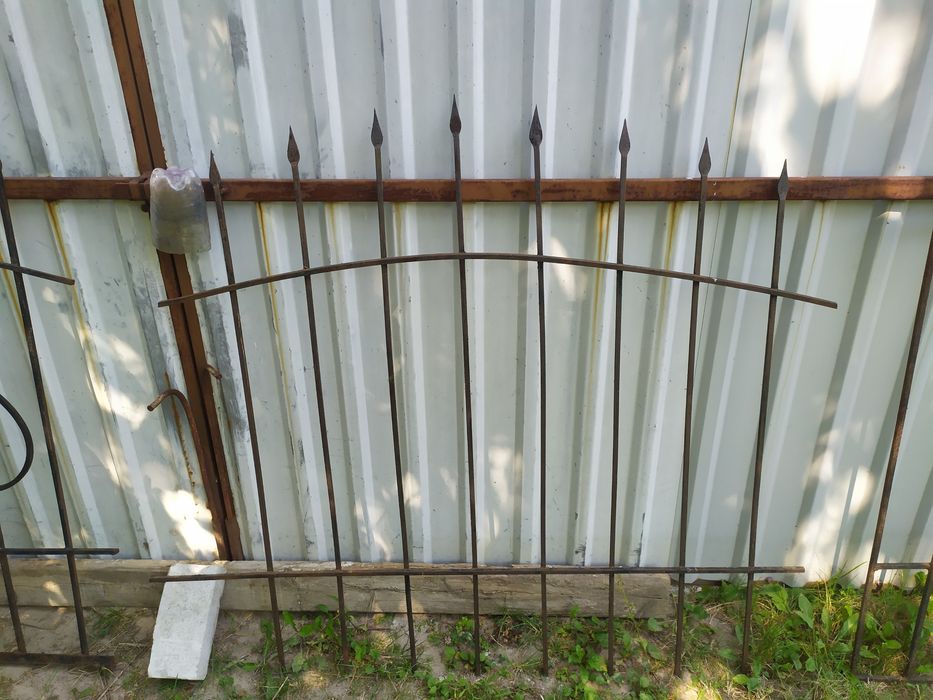 Продам грати на вікна та двері БУ