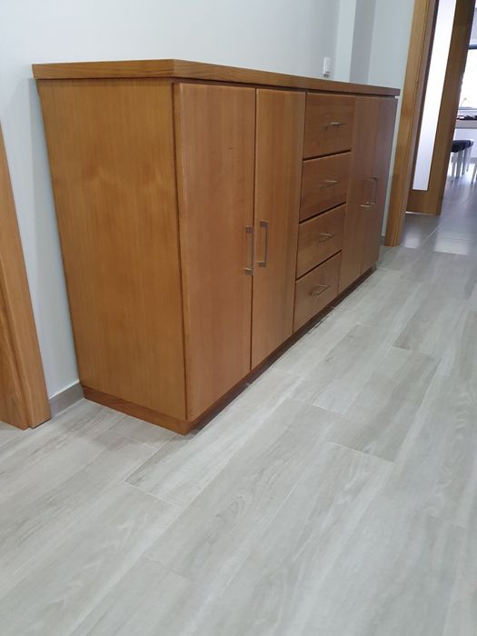 Móvel Aparador em castanho