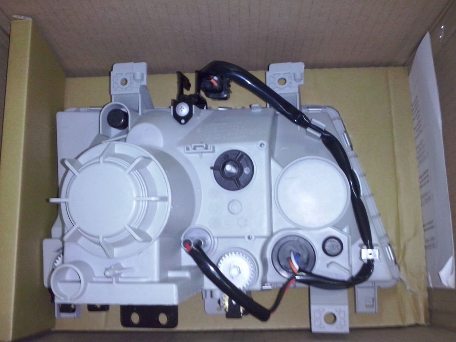 Faróis / Ópticas da frente Mitsubishi Canter Fuso 2005 -NOVOS