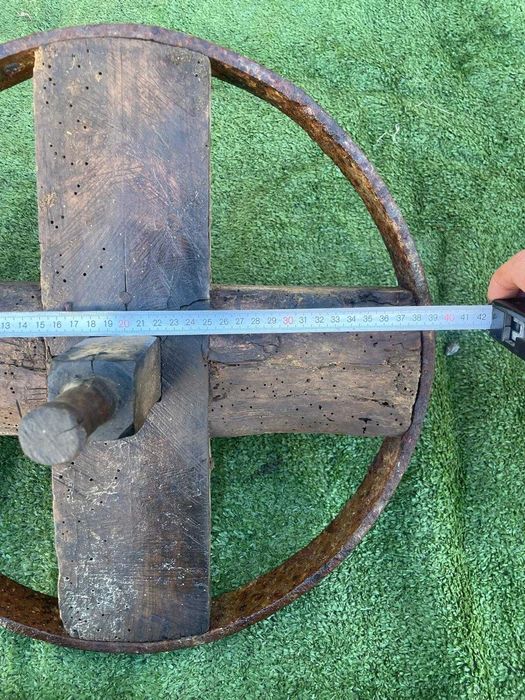 Rodas de engenhos de ferro e madeira - Antigas