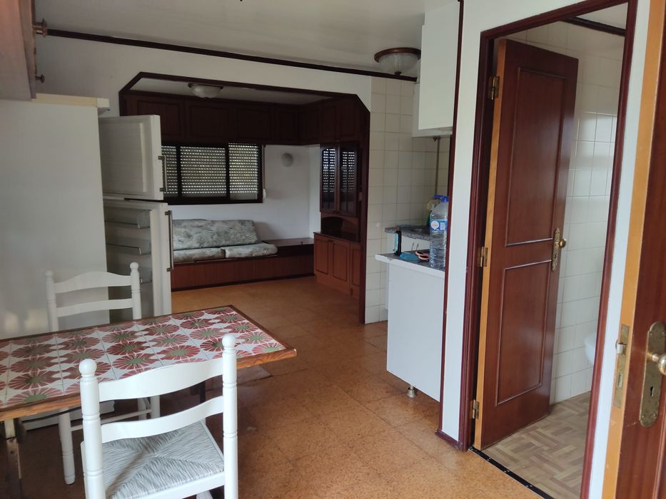 Aluga se T 2 em pereiro de palhacana