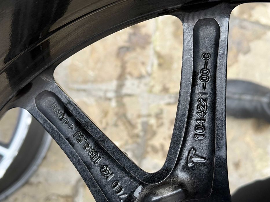 Диски титани Tesla Model 3 Rest Тесла диск R18 Модел 3 рест дорест