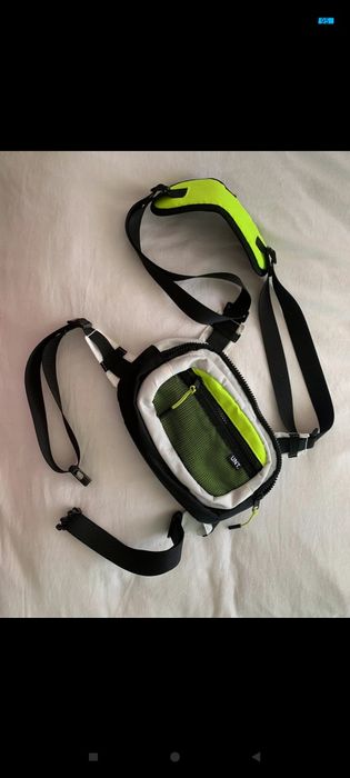 Bolsa motard fixa na coxa