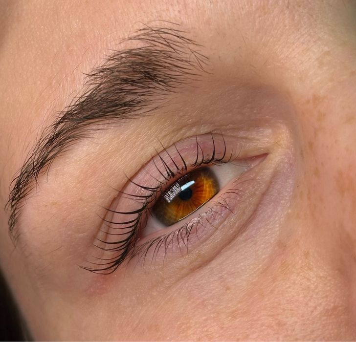 Наращивание ресниц ,ламинирование  ресниц/брови Троещина