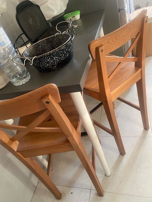 Tampo com quatro pes regulaveis