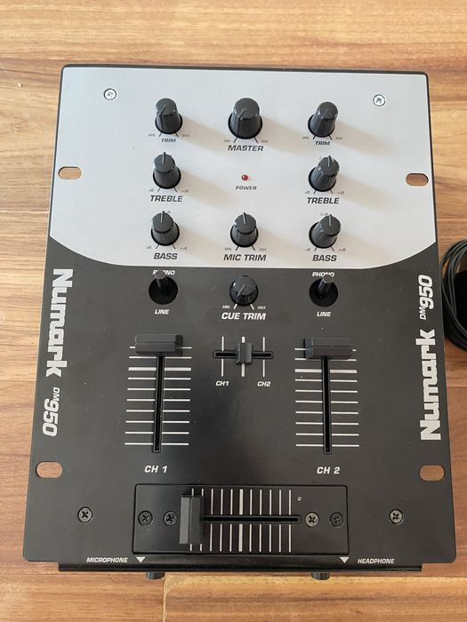 Mixer marki Numark DM950 denon