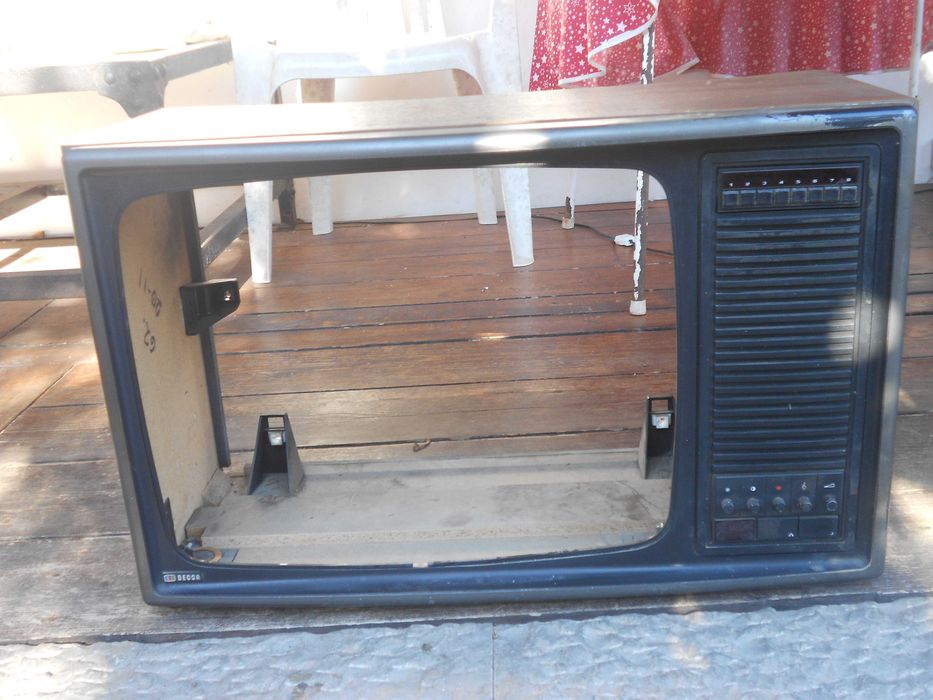 Estrutura TV muito antiga decoração - aquario - cama gatos ou outros