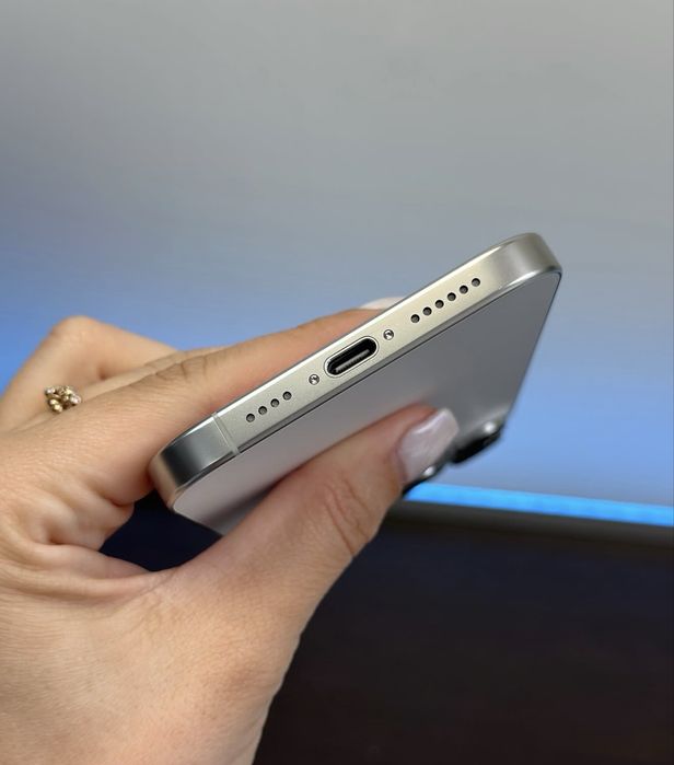 iPhone 16 Pro Max 512GB White  Titanium Neverlock E-sim