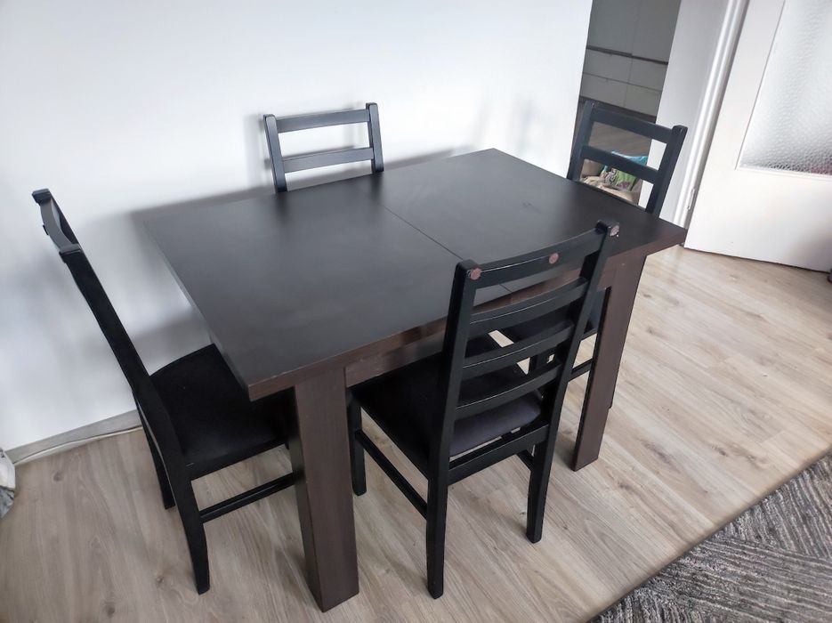 Stół rozkładany wenge z krzesłami krzesła czarne