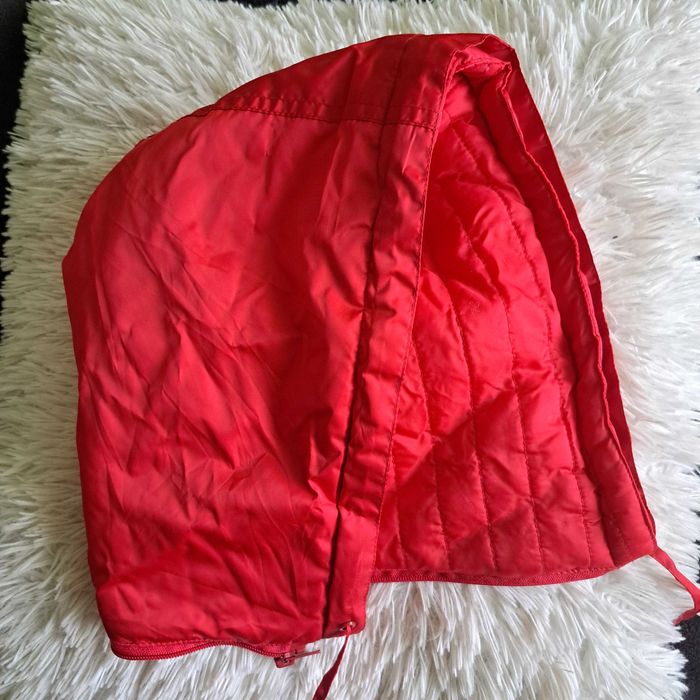 Kaptur, kapuza czerwona