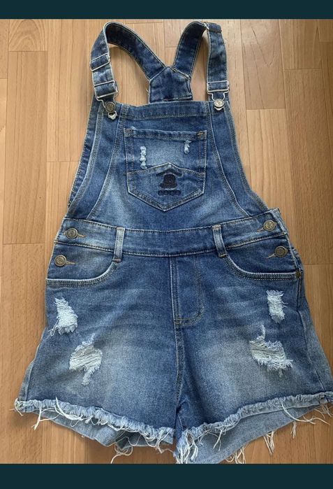 Розпродаж власних жіночих речей. Комплект