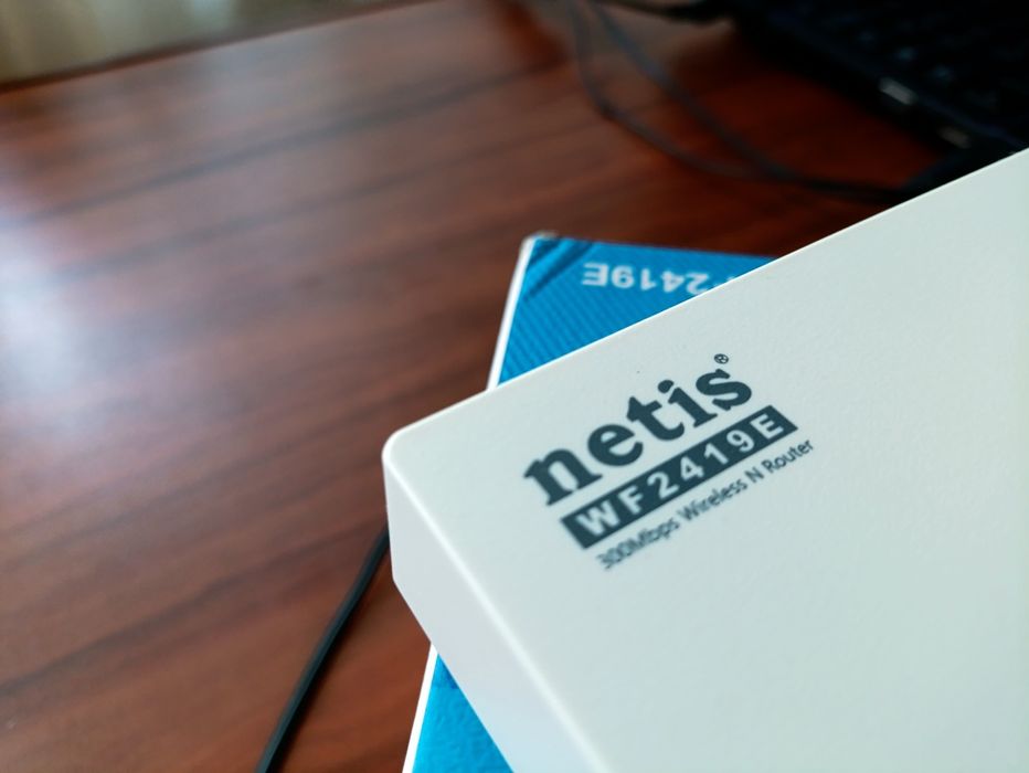 Роутер Netis WF2419E WiFi роутер майже новий