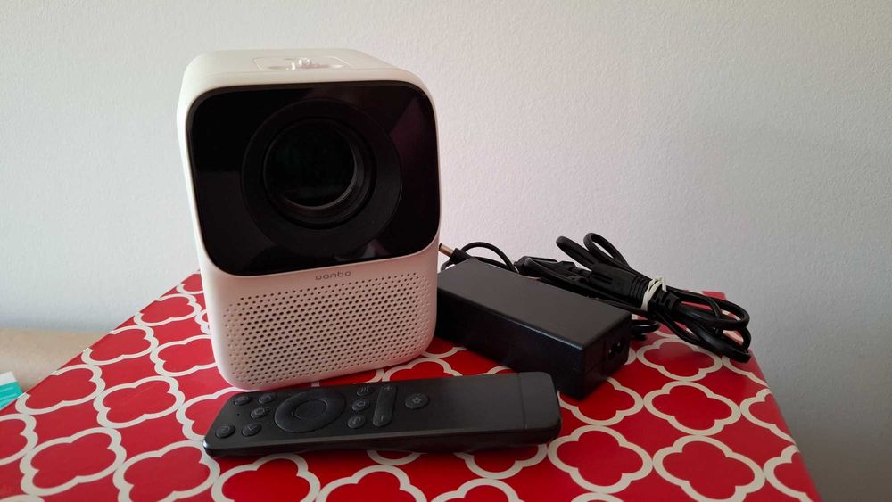 Mini Projetor AndroidTV