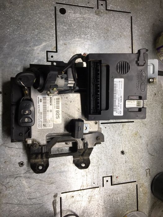 Имобилайзер, замок зажигания , компютер 2011 hyundai santa fe