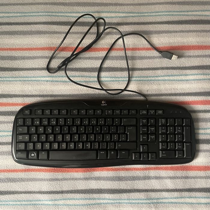 Keyborad Logitech Classic 200