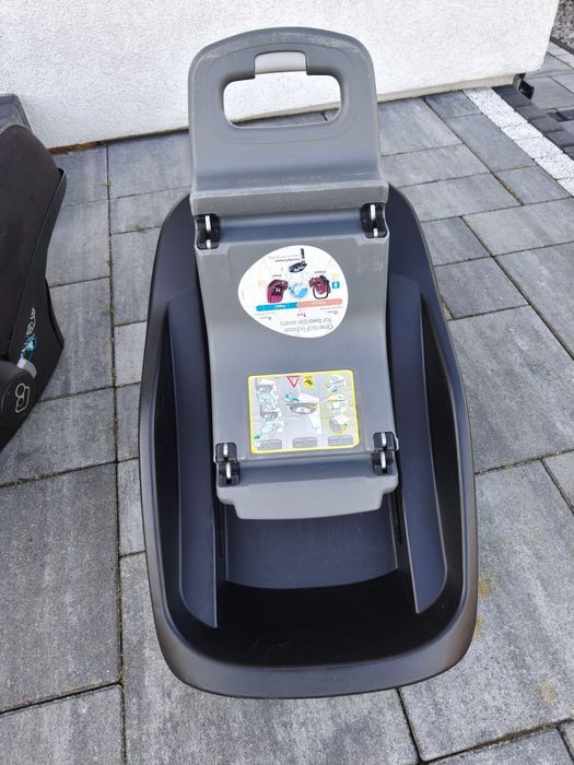 Fotelik samochodowy z bazą  Maxi Cosi Cabrio Fix 0-13kg