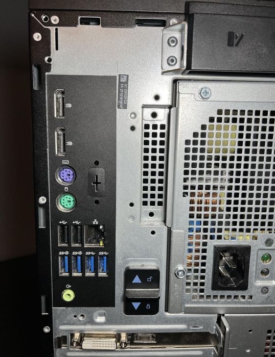 Komputer stacjonarny Dell precision 3640 z kartą graficzną Nvidia