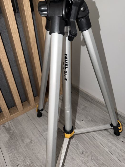 Statyw Nivel System SJJ-M1  plus tyczka
