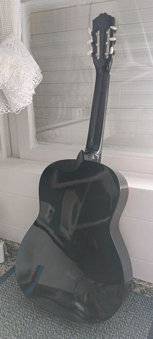 Guitarra adulto ( violão )