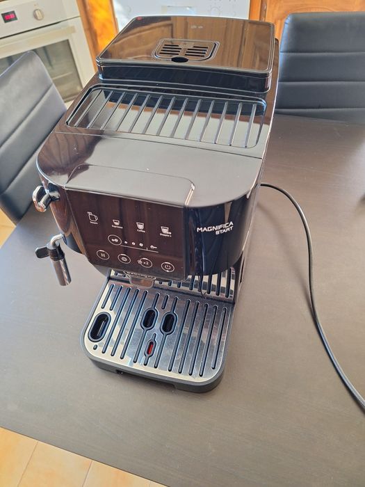 Maquina cafe Delonghi Magnifica Start