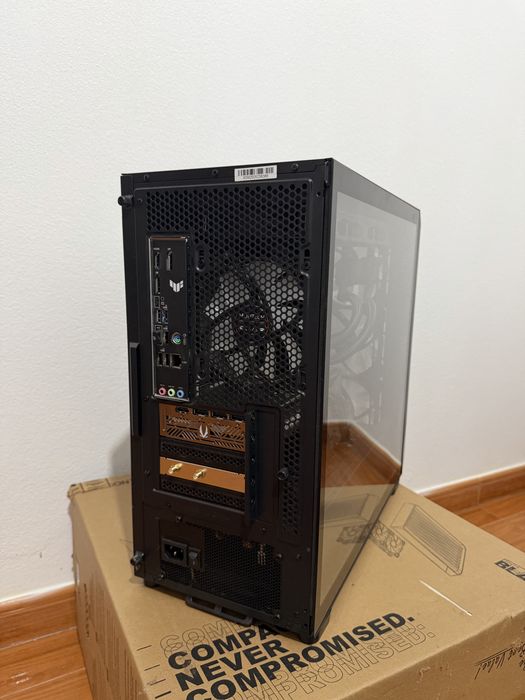 PC GAMING (Ryzen 7 7800X3d RTX 5070 12gb) (32GB (2 x 16GB) DDR5 6000MHz)