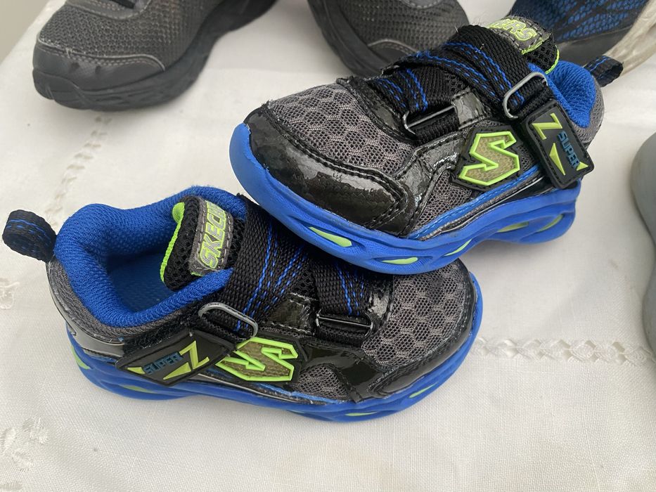 Tenis Skechers Lights 23
