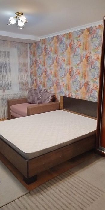 Здається 2 кім квартира біля Критого ринку