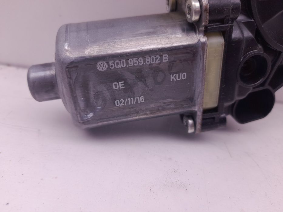 Motor vidro frente esquerdo AUDI A3 Sportback (8VA, 8VF)