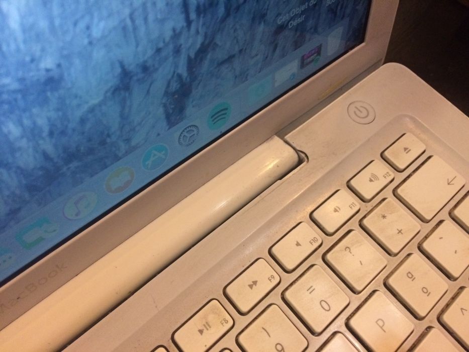 MacBook White 13" (Early 2009) + Original Box64729966818179122