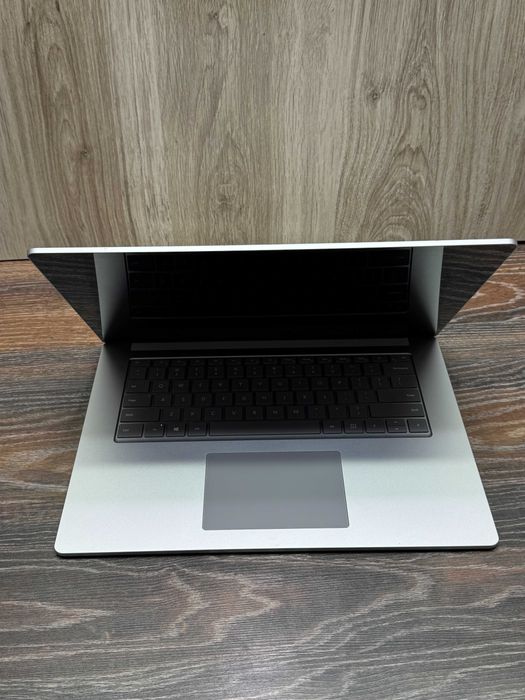 Microsoft Surface Laptop 3 1873 / 15" (2496x1664) IPS Touch / AMD Ryzen 5 3580U/ 8 GB DDR4 / 256 GB SSD /  Vega 9 Graphics