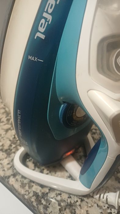 Ferro de engomar a vapor