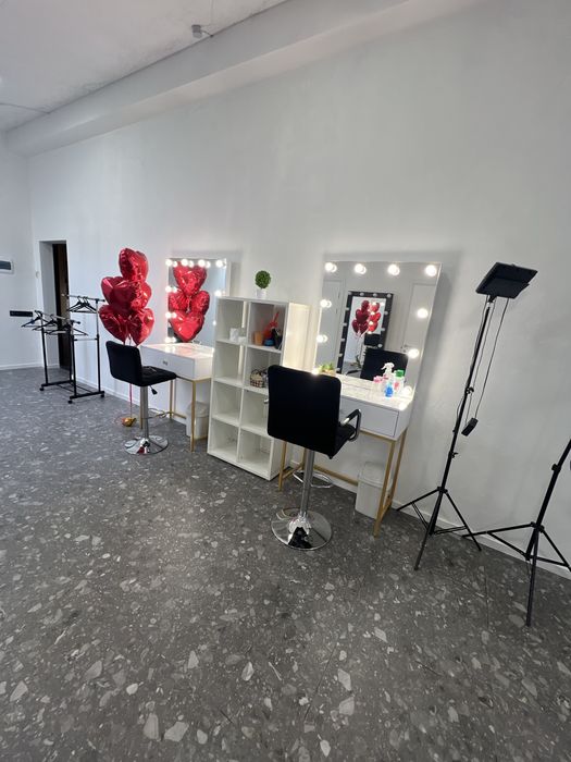 Коворкінг візажний стіл/кушетка від 1-ї години