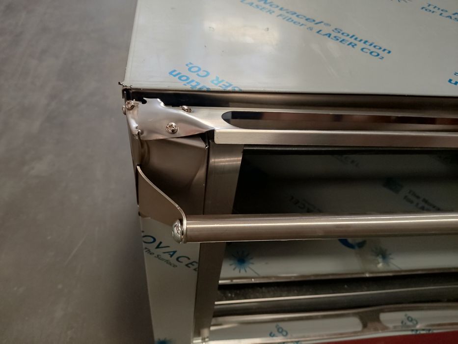 Forno novo com porta partida