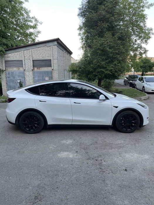Tesla model Y 2022 Long Range 500 km