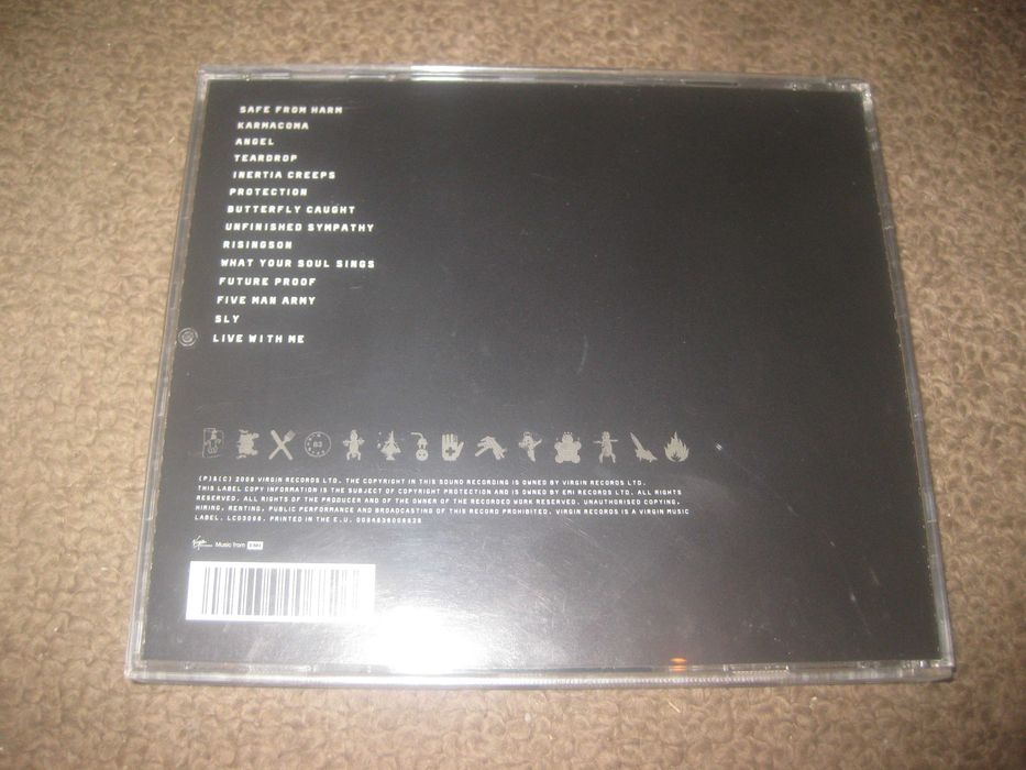 CD dos Massive Attack "Collected: The Best Of"