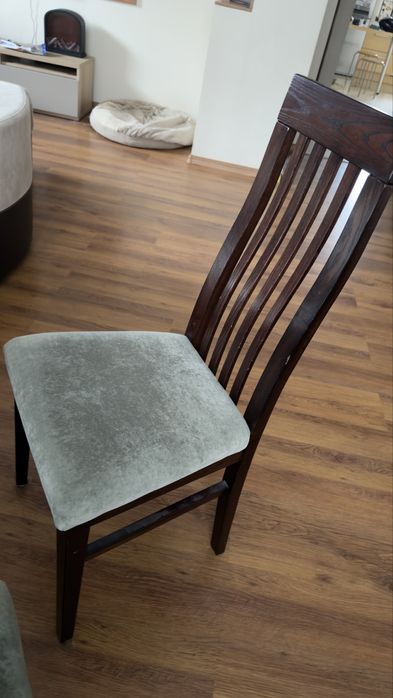 Stół drewniany w zestawie z krzesłami, solidny!!