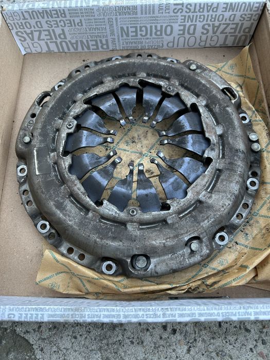 Комплект сцепления Renault 302058134R