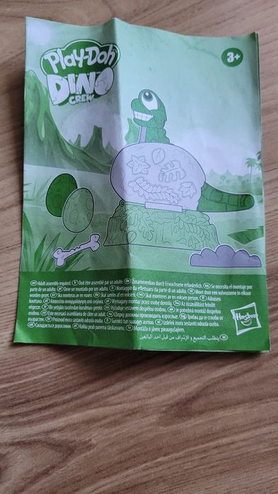 Play doh Hasbro wykluwający się dinozaur