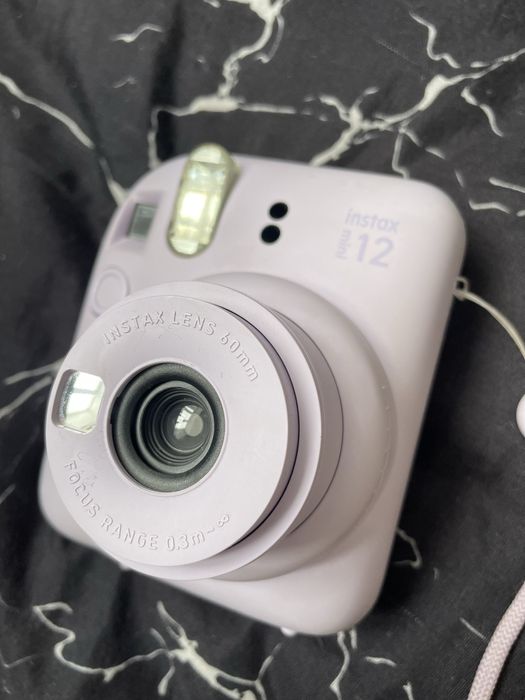 Фотоапарат митєвого друку Instax mini 12