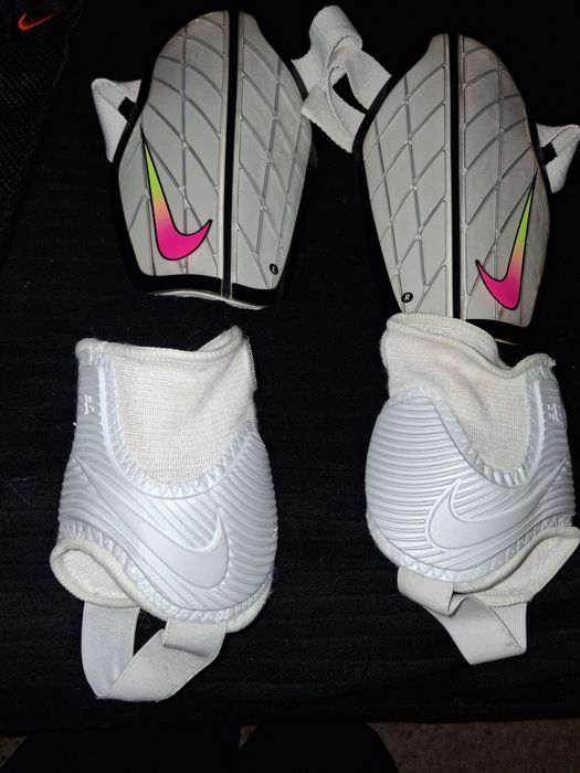 Ochraniacze na piszczele markowe