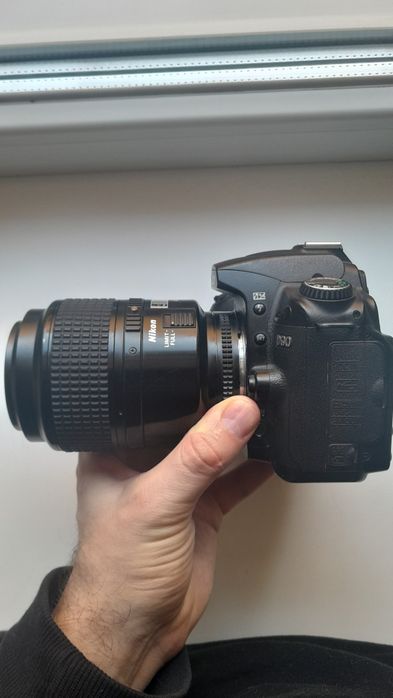Nikon d90 + 105 2.8 macro з 2 акумуляторами та зарядним