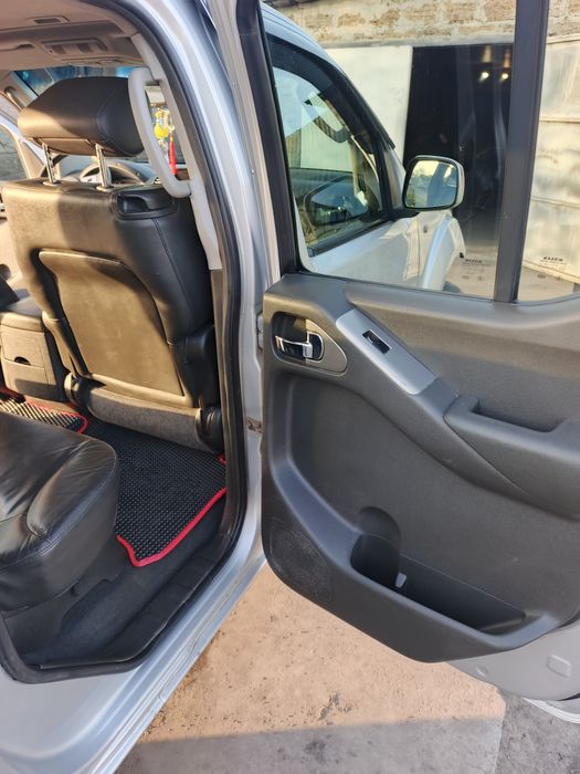 Продам nissan navara d40