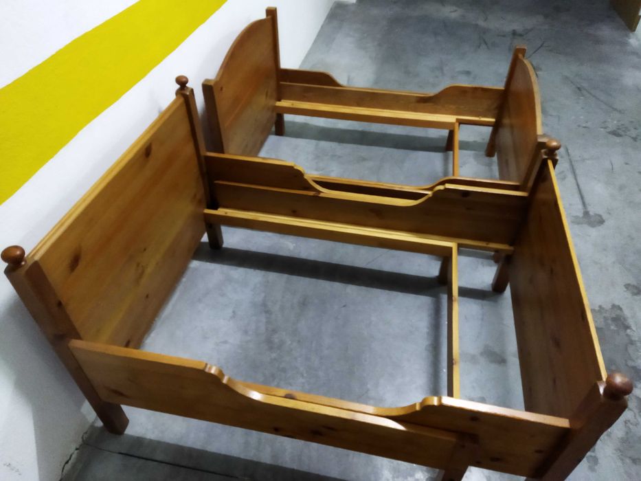 Cama Extensívei em Pinho com Estrado De Madeira e Colchão Lusocolchão