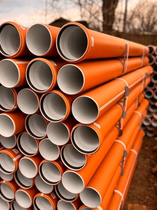 Продаж водопровідних, каналізаційних гофрованих та гладких труб  від 110 до 500 діаметра