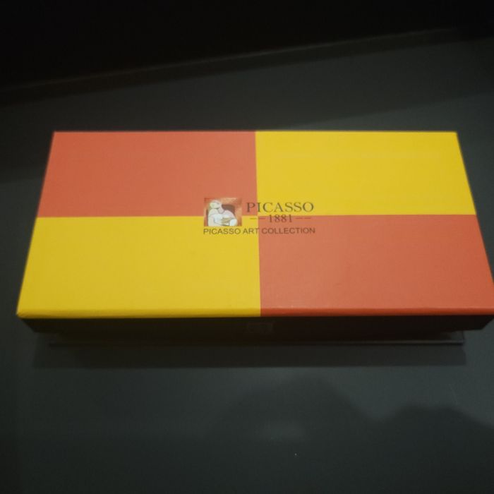 Коробка під ручку Пікассо, Picasso