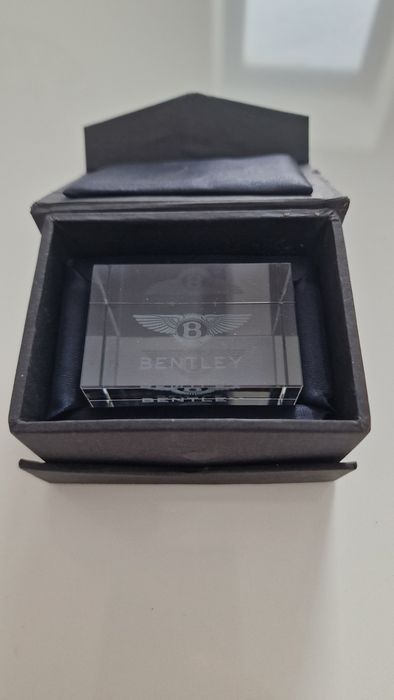 Pisa-papéis da marca Bentley