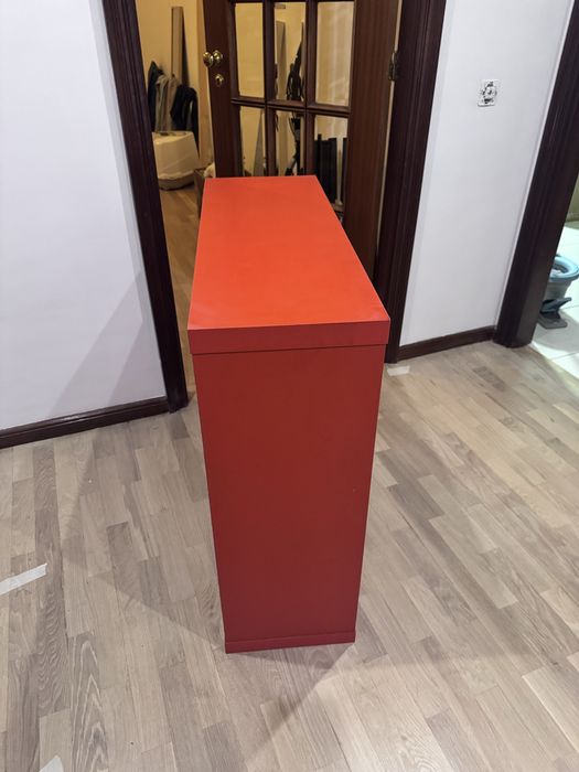 Estante de quadrados modelo Kalax Vermelha