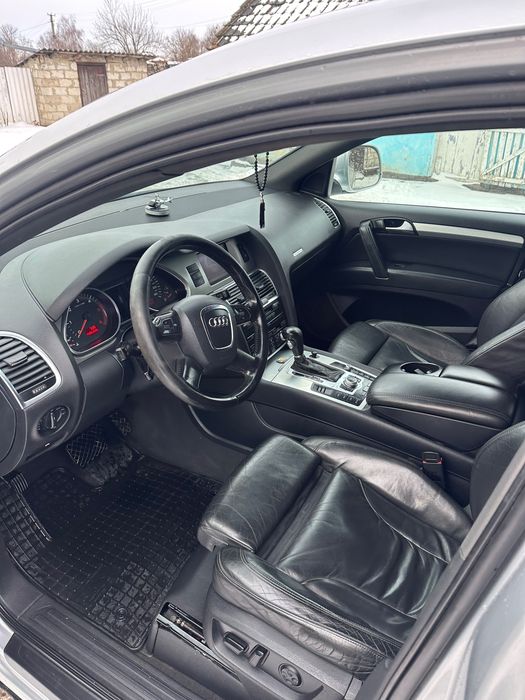 Продам AUDI Q7 2006
