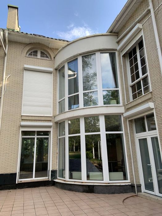 Продам дом  точнее 2 дома  на  разных участках. Совмещёных в одну усад